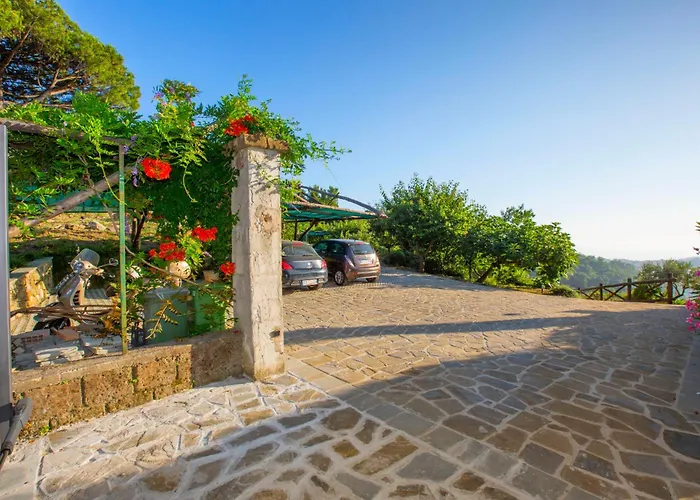 I Giardini Di بيت للعطل سورينتو